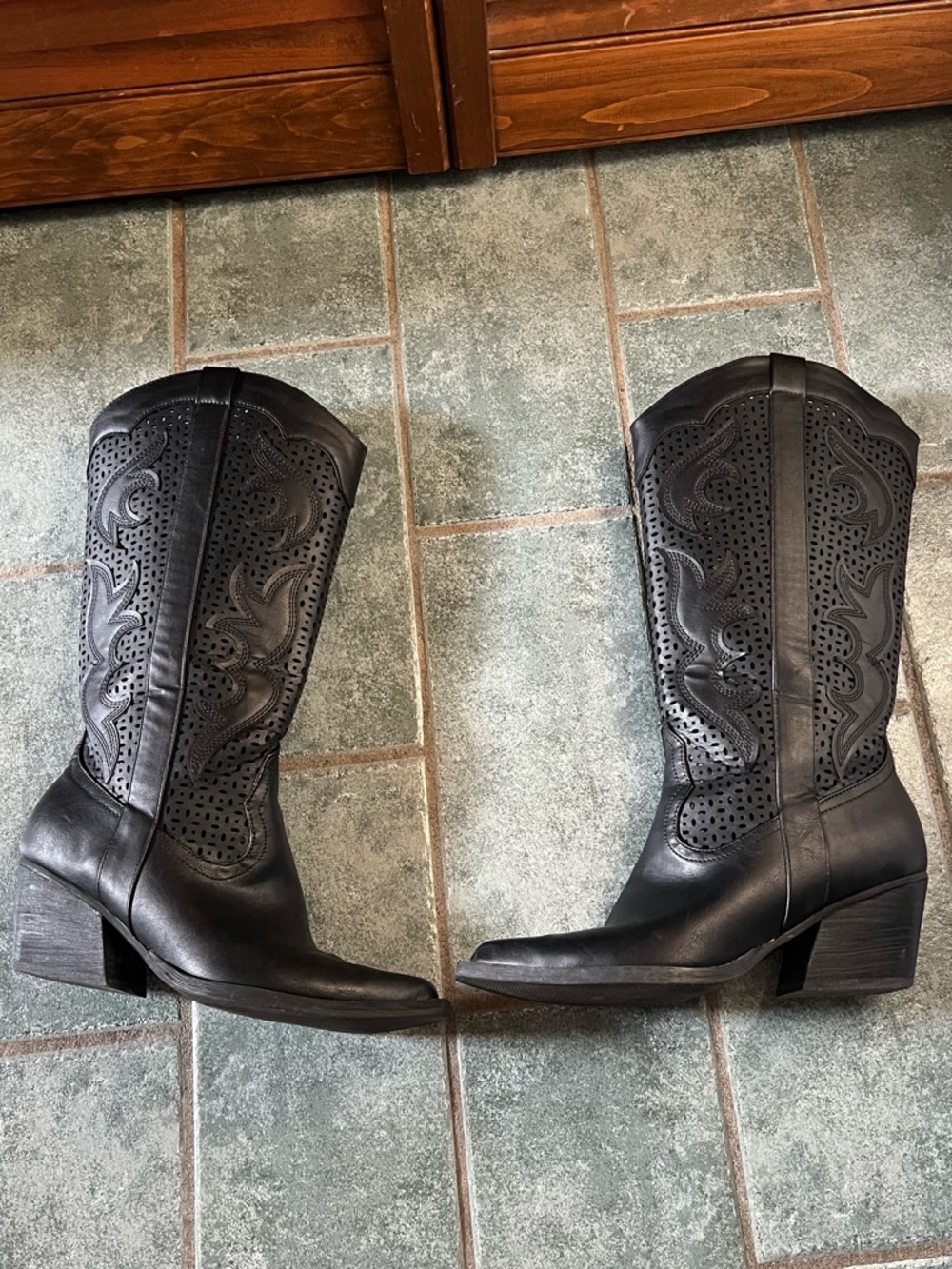 Black Western Mid-Calf Heeled Boots